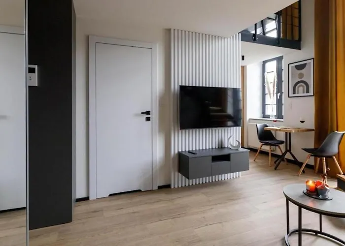 - Old Town - Chic - Jana Pawla 33 *