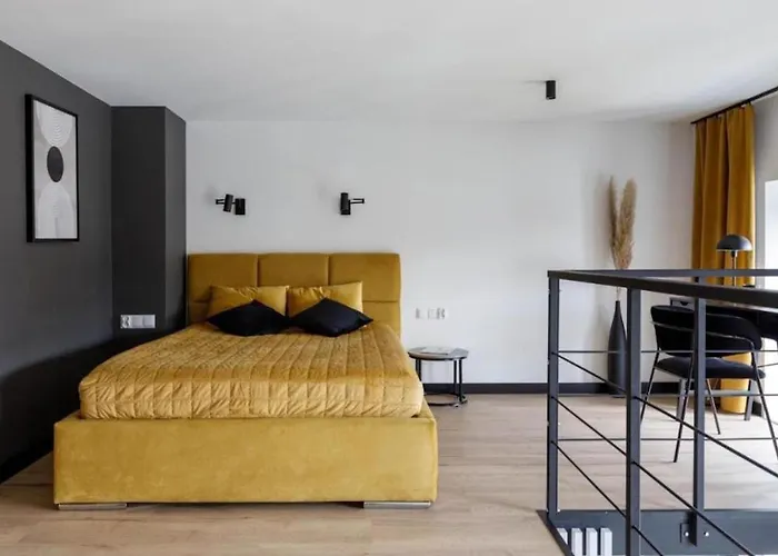 - Old Town - Chic - Jana Pawla 33 *